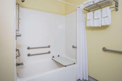 Days Inn & Suites by Wyndham Augusta Near Fort Eisenhower image 3